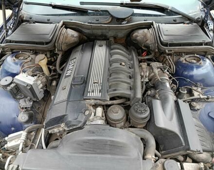 Синий БМВ 5 Серия, объемом двигателя 2.8 л и пробегом 400 тыс. км за 4200 $, фото 3 на Automoto.ua