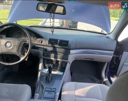 Синий БМВ 5 Серия, объемом двигателя 2.8 л и пробегом 343 тыс. км за 3900 $, фото 2 на Automoto.ua