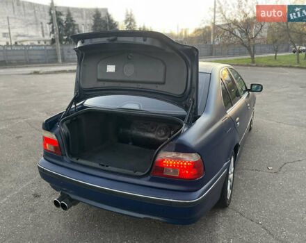 Синий БМВ 5 Серия, объемом двигателя 2 л и пробегом 300 тыс. км за 2999 $, фото 19 на Automoto.ua