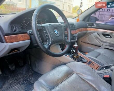 Синий БМВ 5 Серия, объемом двигателя 2.8 л и пробегом 400 тыс. км за 5000 $, фото 1 на Automoto.ua