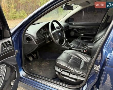 Синий БМВ 5 Серия, объемом двигателя 0 л и пробегом 300 тыс. км за 4900 $, фото 2 на Automoto.ua