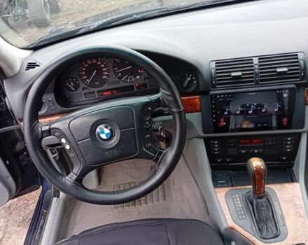Синий БМВ 5 Серия, объемом двигателя 2.5 л и пробегом 45 тыс. км за 4500 $, фото 1 на Automoto.ua