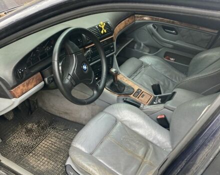 Синій БМВ 5 Серія, об'ємом двигуна 2.8 л та пробігом 300 тис. км за 2300 $, фото 2 на Automoto.ua