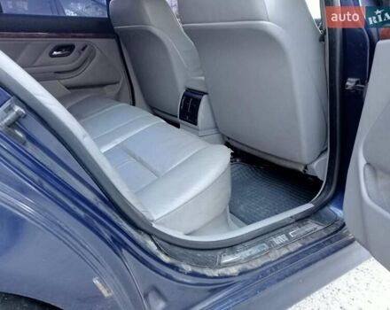 Синий БМВ 5 Серия, объемом двигателя 2.8 л и пробегом 400 тыс. км за 5000 $, фото 3 на Automoto.ua