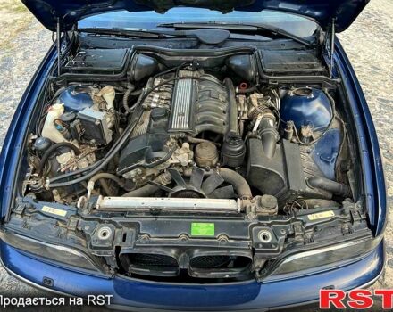 Синий БМВ 5 Серия, объемом двигателя 2 л и пробегом 300 тыс. км за 4900 $, фото 13 на Automoto.ua