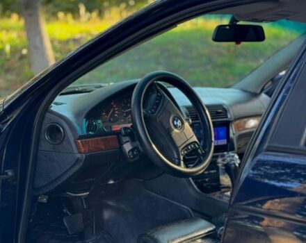 Синий БМВ 5 Серия, объемом двигателя 3.5 л и пробегом 450 тыс. км за 5600 $, фото 5 на Automoto.ua