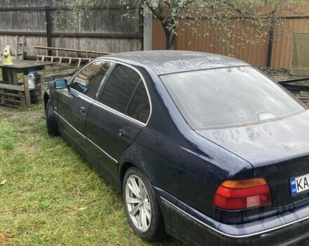 Синій БМВ 5 Серія, об'ємом двигуна 2.8 л та пробігом 300 тис. км за 2300 $, фото 1 на Automoto.ua