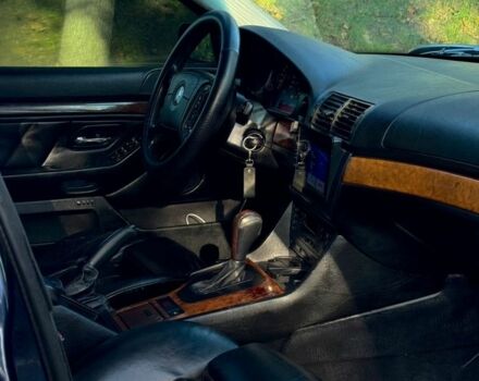 Синий БМВ 5 Серия, объемом двигателя 3.5 л и пробегом 450 тыс. км за 5600 $, фото 6 на Automoto.ua