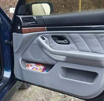 Синий БМВ 5 Серия, объемом двигателя 2.5 л и пробегом 200 тыс. км за 4999 $, фото 14 на Automoto.ua