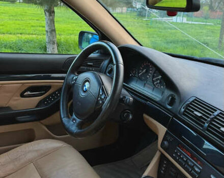Синій БМВ 5 Серія, об'ємом двигуна 3 л та пробігом 400 тис. км за 4400 $, фото 5 на Automoto.ua