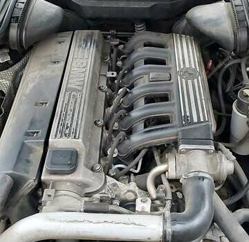 Синий БМВ 5 Серия, объемом двигателя 2.5 л и пробегом 200 тыс. км за 4999 $, фото 4 на Automoto.ua