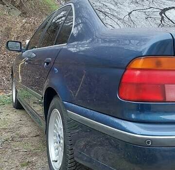 Синий БМВ 5 Серия, объемом двигателя 2.5 л и пробегом 200 тыс. км за 4999 $, фото 25 на Automoto.ua