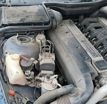 Синий БМВ 5 Серия, объемом двигателя 2.5 л и пробегом 200 тыс. км за 4999 $, фото 5 на Automoto.ua