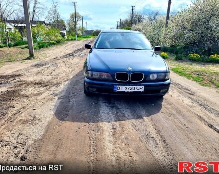 Синій БМВ 5 Серія, об'ємом двигуна 2.9 л та пробігом 300 тис. км за 4300 $, фото 1 на Automoto.ua