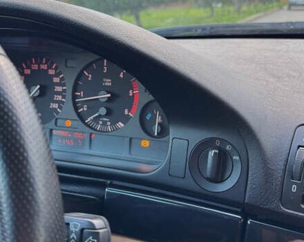 Синій БМВ 5 Серія, об'ємом двигуна 3 л та пробігом 400 тис. км за 4400 $, фото 7 на Automoto.ua