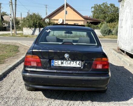 Синій БМВ 5 Серія, об'ємом двигуна 2 л та пробігом 300 тис. км за 1900 $, фото 4 на Automoto.ua