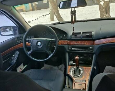 Синий БМВ 5 Серия, объемом двигателя 2.5 л и пробегом 440 тыс. км за 5500 $, фото 7 на Automoto.ua