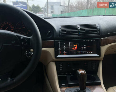 Синій БМВ 5 Серія, об'ємом двигуна 3 л та пробігом 300 тис. км за 5999 $, фото 17 на Automoto.ua