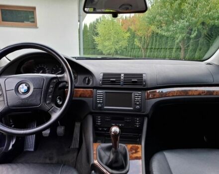 Синій БМВ 5 Серія, об'ємом двигуна 3 л та пробігом 198 тис. км за 2400 $, фото 4 на Automoto.ua