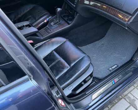 Синий БМВ 5 Серия, объемом двигателя 3 л и пробегом 333 тыс. км за 7300 $, фото 4 на Automoto.ua