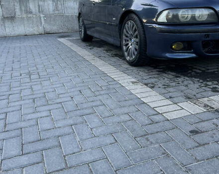 Синий БМВ 5 Серия, объемом двигателя 3 л и пробегом 333 тыс. км за 7300 $, фото 2 на Automoto.ua