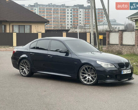 Синій БМВ 5 Серія, об'ємом двигуна 4.8 л та пробігом 387 тис. км за 10800 $, фото 3 на Automoto.ua