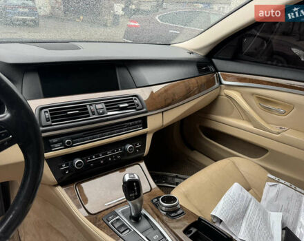 Синій БМВ 5 Серія, об'ємом двигуна 2 л та пробігом 220 тис. км за 8850 $, фото 6 на Automoto.ua