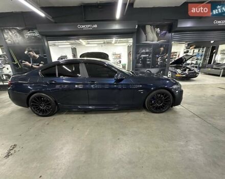 Синий БМВ 5 Серия, объемом двигателя 3 л и пробегом 210 тыс. км за 15500 $, фото 1 на Automoto.ua