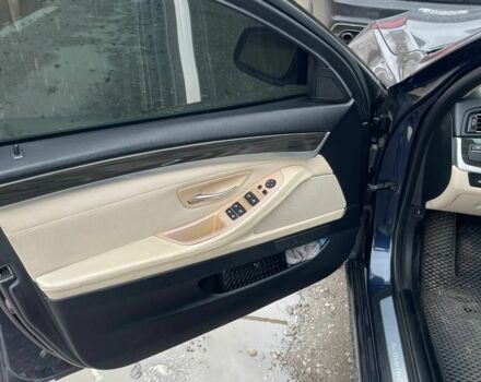 Синий БМВ 5 Серия, объемом двигателя 3 л и пробегом 170 тыс. км за 12000 $, фото 7 на Automoto.ua