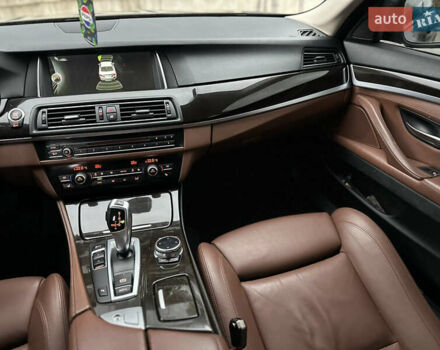 Синій БМВ 5 Серія, об'ємом двигуна 2.99 л та пробігом 275 тис. км за 19300 $, фото 11 на Automoto.ua