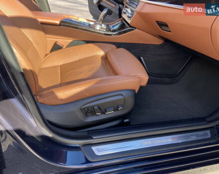 БМВ 5 Серія 2014 у Чернігові на Automoto.ua Синій БМВ 5 Серія, об'ємом двигуна 3 л та пробігом 90 тис. км за 28900 $, фото 19 на Automoto.ua