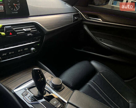 БМВ 5 Серия 2017 в Львове на Automoto.ua Синий БМВ 5 Серия, объемом двигателя 3 л и пробегом 160 тыс. км за 31000 $, фото 29 на Automoto.ua