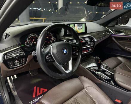 БМВ 5 Серия 2017 в Одессе на Automoto.ua Синий БМВ 5 Серия, объемом двигателя 2.99 л и пробегом 143 тыс. км за 36500 $, фото 19 на Automoto.ua
