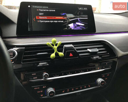 БМВ 5 Серия 2017 в Львове на Automoto.ua Синий БМВ 5 Серия, объемом двигателя 3 л и пробегом 160 тыс. км за 31000 $, фото 28 на Automoto.ua