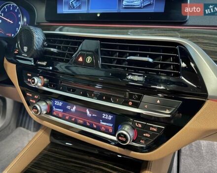 Синий БМВ 5 Серия, объемом двигателя 3 л и пробегом 115 тыс. км за 38000 $, фото 31 на Automoto.ua