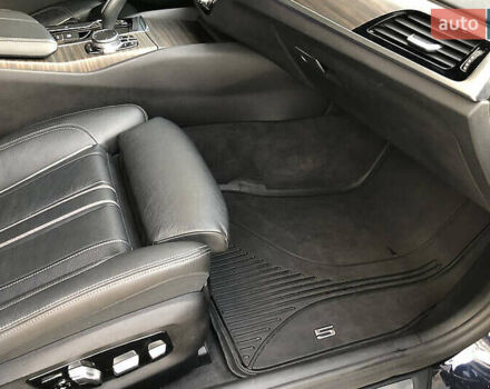 БМВ 5 Серия 2017 в Львове на Automoto.ua Синий БМВ 5 Серия, объемом двигателя 3 л и пробегом 160 тыс. км за 31000 $, фото 35 на Automoto.ua