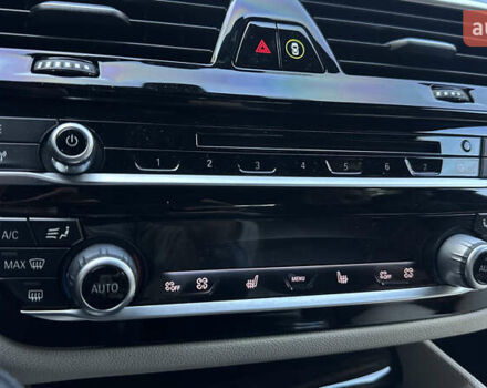 БМВ 5 Серия 2019 в Черновцах на Automoto.ua Синий БМВ 5 Серия, объемом двигателя 3 л и пробегом 137 тыс. км за 42000 $, фото 20 на Automoto.ua