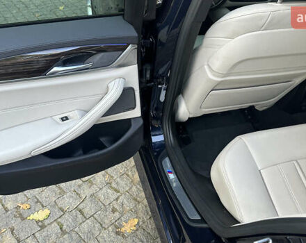 БМВ 5 Серия 2019 в Черновцах на Automoto.ua Синий БМВ 5 Серия, объемом двигателя 3 л и пробегом 137 тыс. км за 42000 $, фото 14 на Automoto.ua