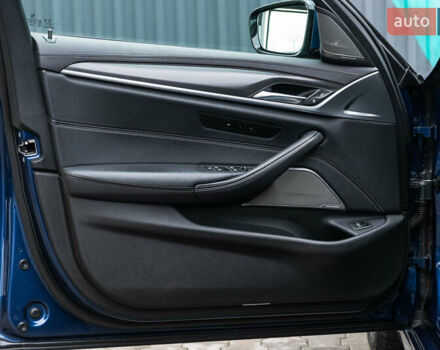 Синій БМВ 5 Серія, об'ємом двигуна 3 л та пробігом 182 тис. км за 45500 $, фото 24 на Automoto.ua