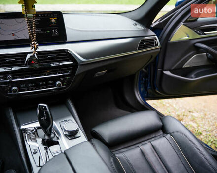 Синій БМВ 5 Серія, об'ємом двигуна 3 л та пробігом 173 тис. км за 55000 $, фото 34 на Automoto.ua