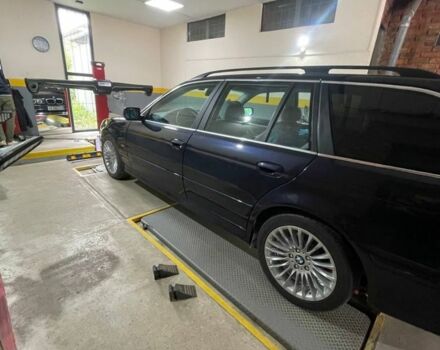 Синий БМВ 5 Серия, объемом двигателя 2.5 л и пробегом 393 тыс. км за 8000 $, фото 2 на Automoto.ua