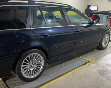 Синий БМВ 5 Серия, объемом двигателя 2.5 л и пробегом 393 тыс. км за 8000 $, фото 1 на Automoto.ua