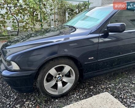 Синий БМВ 5 Серия, объемом двигателя 3 л и пробегом 327 тыс. км за 5500 $, фото 1 на Automoto.ua