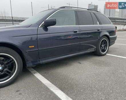 Синий БМВ 5 Серия, объемом двигателя 3 л и пробегом 777 тыс. км за 5700 $, фото 5 на Automoto.ua
