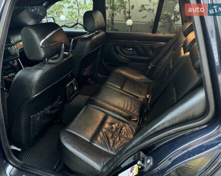 Синий БМВ 5 Серия, объемом двигателя 3 л и пробегом 327 тыс. км за 5500 $, фото 5 на Automoto.ua