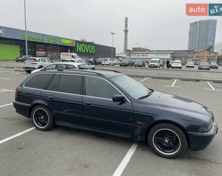 Синий БМВ 5 Серия, объемом двигателя 3 л и пробегом 777 тыс. км за 5700 $, фото 4 на Automoto.ua