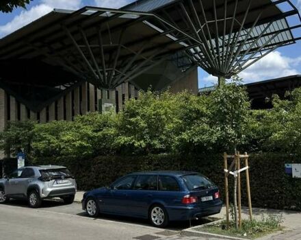 Синий БМВ 5 Серия, объемом двигателя 2.93 л и пробегом 325 тыс. км за 9500 $, фото 8 на Automoto.ua