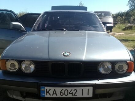БМВ 5 Серия 1988 в Иванкове на Automoto.ua Синий БМВ 5 Серия, объемом двигателя 2.5 л и пробегом 1 тыс. км за 2000 $, фото 1 на Automoto.ua
