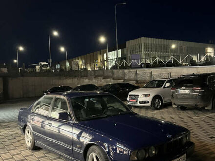 БМВ 5 Серия 1989 в Хмельницком на Automoto.ua Синий БМВ 5 Серия, объемом двигателя 2 л и пробегом 450 тыс. км за 2999 $, фото 1 на Automoto.ua