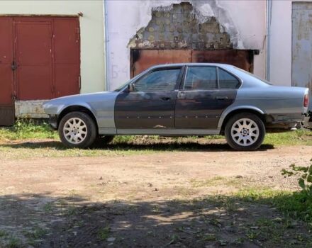 Синий БМВ 5 Серия, объемом двигателя 2 л и пробегом 100 тыс. км за 300 $, фото 1 на Automoto.ua